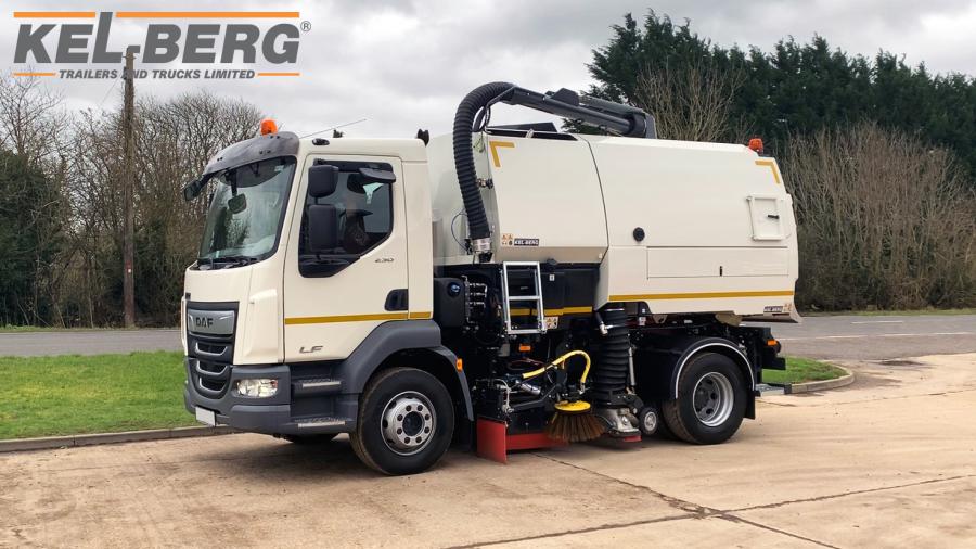 D & M Plant's new DAF sweeper joins HS2